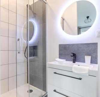 Sucy-en-Brie Apartment | Studio Cosy face gare RER A