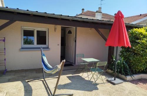 Chalons-en-Champagne Apartment | Studio Cosy 15 m2 au fond du jardin