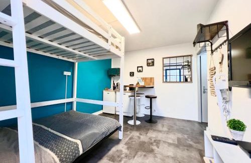 Chasseneuil-du-Poitou Apartment | Studio cosy à 5 min du Futuroscope