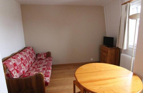 Cognet Apartment | Studio cosy pour 4 à L'Alpe d'Huez - Emplacement idéal, animaux acceptés, proche pistes et commerces - FR-1-405-96