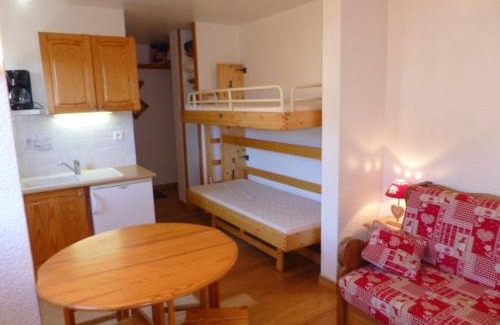 Cognet Apartment | Studio cosy pour 4 à L'Alpe d'Huez - Emplacement idéal, animaux acceptés, proche pistes et commerces - FR-1-405-96