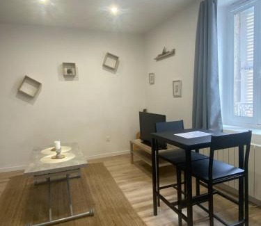 Guingamp Apartment | Studio Cosy - proche du centre ville