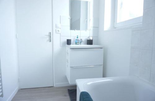 Saint-Quentin Apartment | Studio Cosy proche gare