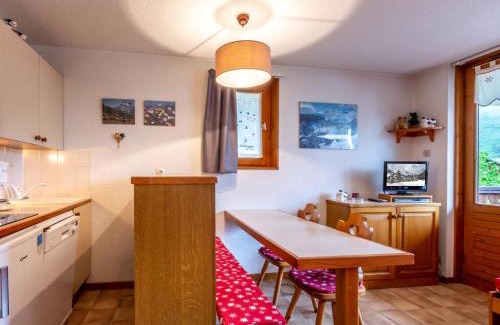 La Clusaz Apartment | Studio cosy proche pistes et commerces, garage inclus, balcon exposé sud - FR-1-304-38
