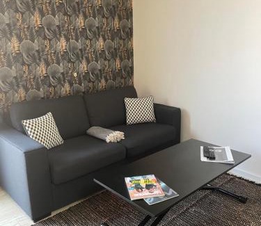 Colombier-Saugnieu Apartment | Studio Cosy tt confort proche aéroport