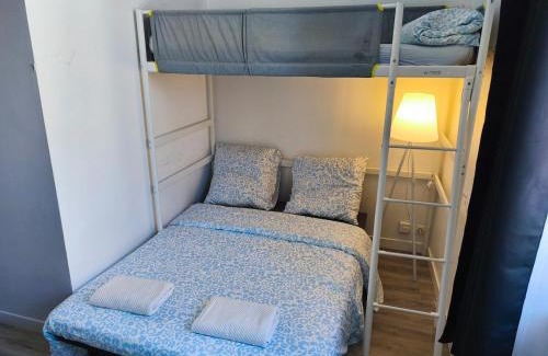 Carhaix-Plouguer Apartment | Studio Cozy Centre