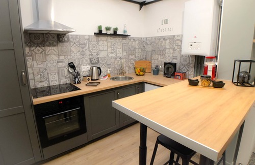 Calais Apartment | Studio Cozy city center