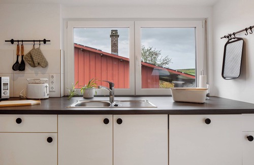 Endingen am Kaiserstuhl Apartment | Studio Apartment 'Engelsloft' with Balcony and Wi-Fi