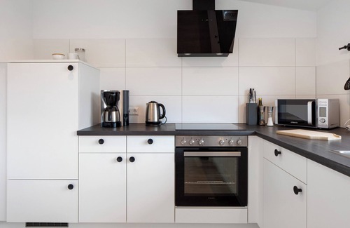Endingen am Kaiserstuhl Apartment | Studio Apartment 'Engelsloft' with Balcony and Wi-Fi