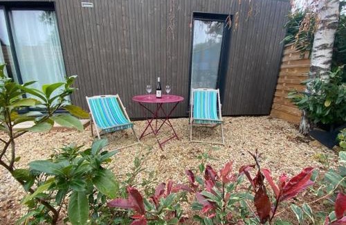 Montmerle-sur-Saone House | Studio de Jardin "Le Temps d une Pause" jusqu'à 4 personnes en face du Beaujolais - Climatisation et Borne recharge véhicule électrique
