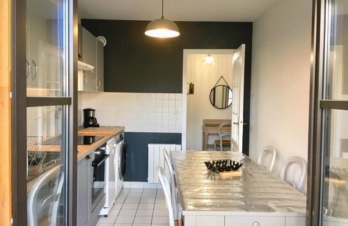 Chartres Apartment | Studio de L'Octroi - Wet room-Garden View