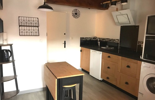 Lavaur Apartment | Studio de la Tour des rondes - comfortable, central location