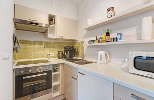 Schoenwald Apartment | Studio Apartment 'Ribeiro Ninho de Cuco' with Balcony and Wi-Fi