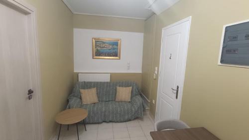 Nea Makri Apartment | Studio Dionel