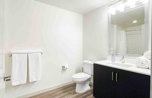 Downtown Los Angeles Apartment | Studio Downtown Walk to Convention Center