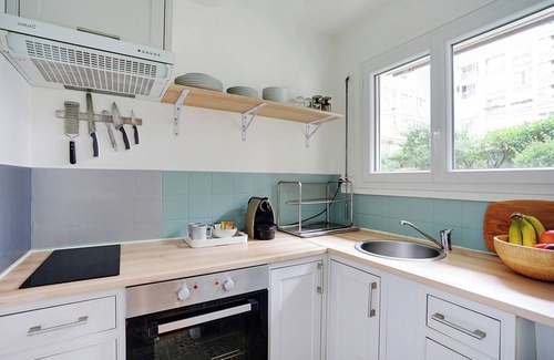 Quartier de la Roquette Apartment | Studio Dumas - Charonne, by B'Your Home
