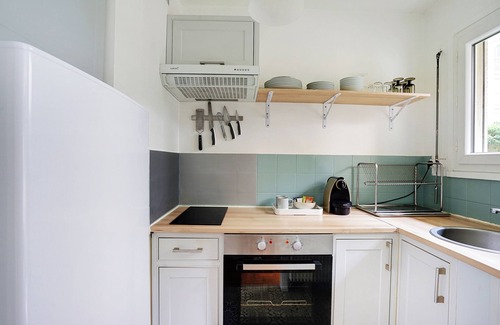 Quartier de la Roquette Apartment | Studio Dumas - Charonne, by B'Your Home