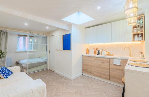 Lille Centre Ville Apartment | Studio duplex standing centre - Lille aux Bleuets