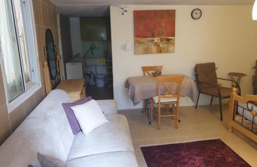 West Bank Apartment | Studio E-Sheikh