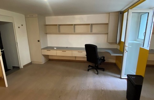 Saint-Mande Apartment | Studio en Entre sol d une Belle Maison, à 400 m de Paris et 400 m du Bois