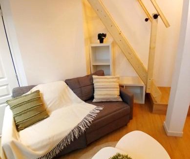 Oullins Apartment | studio en mezzanine, métro et rue centrale mais calme