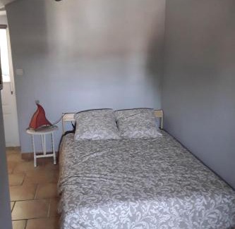 Montfrin Apartment | Studio entre Cévennes et Camargue