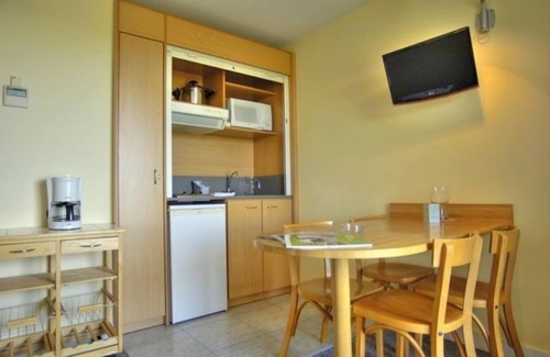 Saint-Jean-de-Monts Apartment | Studio Equipé 300m de la Plage