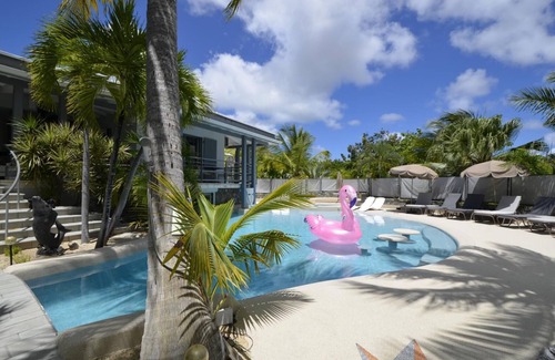 Orient Bay Ski Chalet | STUDIO EVE Residence Adam et Eve