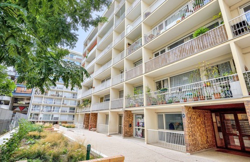 Saint-Fargeau Apartment | Studio Fargeau, et son balcon - Welkeys
