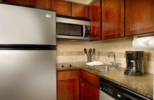 Linthicum Heights Apartment | Studio flat ∙ 1 bedroom ∙ 2 guests