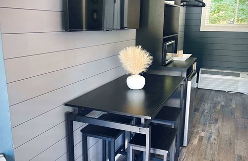 Roscommon Apartment | Studio flat ∙ 1 bedroom ∙ 4 guests