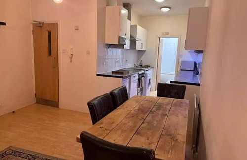 Cathedrals Apartment | Studio Flat In Central London