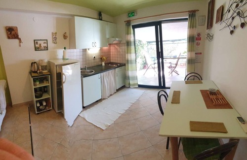 Susica Apartment | Studio flat near beach Murter (AS-22397-b)