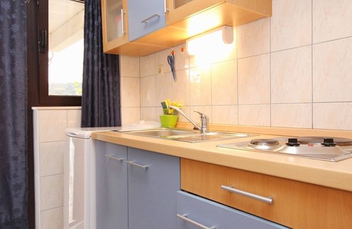 Vinisce Apartment | Studio flat near beach Vinišće, Trogir (AS-10006-a)