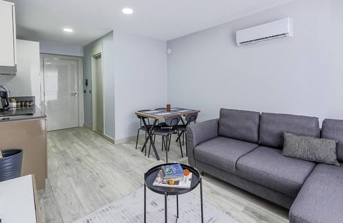 Kepez Apartment | Studio Flat w Shared Pool and Garden in Antalya