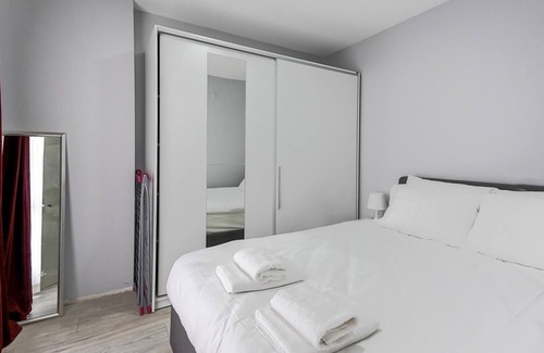 Kepez Apartment | Studio Flat w Shared Pool and Garden in Antalya