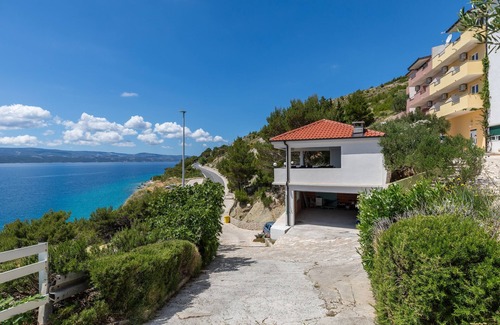 Ruskamen Apartment | Studio flat with balcony and sea view Lokva Rogoznica, Omiš (AS-23105-c)