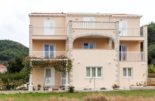 Lopud Island Apartment | Studio flat with balcony and sea view Lopud, Elafiti (AS-12910-b)