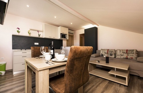 Cove Murtar Apartment | Studio flat with terrace and sea view Mali Lošinj, Lošinj (AS-9681-a)