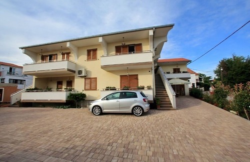 Sukosan Apartment | Studio flat with terrace Sukošan, Zadar (AS-16641-a)
