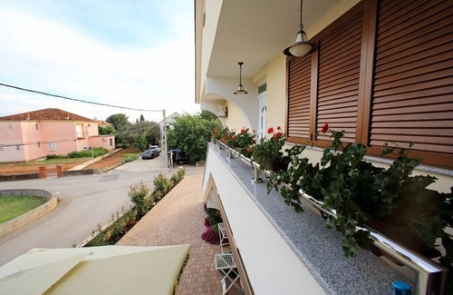 Sukosan Apartment | Studio flat with terrace Sukošan, Zadar (AS-16641-a)
