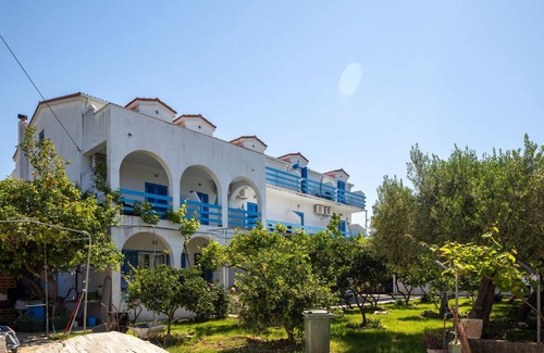 Sucuraj Apartment | Studio flat with terrace and sea view Sućuraj, Hvar (AS-3589-k)