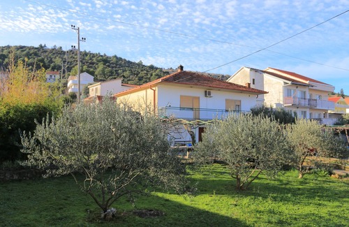 Marina Apartment | Studio flat with terrace Marina, Trogir (AS-1093-a)