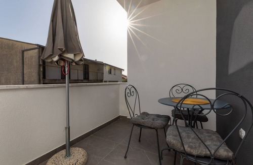Omis Apartment | Studio flat with terrace Omiš (AS-2745-b)