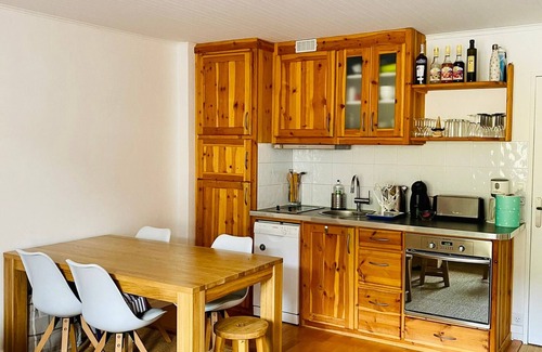 La Salle-les-Alpes Apartment | Studio for 4 at the foot of the slopes, town center, mountain views