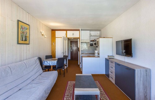 Eaux-Bonnes Apartment | Studio for 4, ski-in ski-out, balcony, equipped kitchenette, Gourette