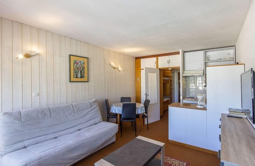 Eaux-Bonnes Apartment | Studio for 4, ski-in ski-out, balcony, equipped kitchenette, Gourette