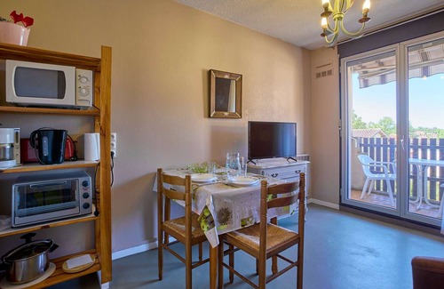 Barbotan-les-Thermes Apartment | Studio for 2 in Barbotan with balcony and free Wifi