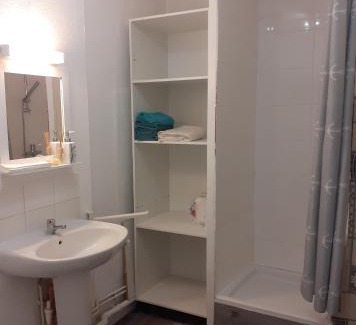 Aulnoye-Aymeries Apartment | studio