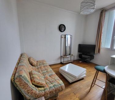 Montceau-les-Mines Apartment | Studio